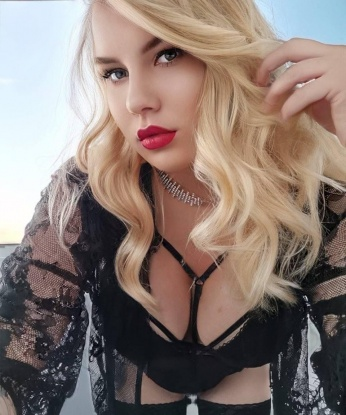 Я опытная индивидуалка, знаю, как доставить тебе незабываемое удовольствие. В Москве я дарю тебе волшебные моменты, наполненные любовью, нежностью и страстью. Мои услуги разнообразны и подстраиваются под твои желания. Готов поэкспериментировать и осуществить твои горячие фантазии. У меня есть много положительных отзывов и фото, чтобы ты убедился в моей красоте и привлекательности. Доверься мне, и я сделаю все, чтобы ты остался доволен и счастлив. Возбуждающая встреча ждет тебя, приезжай, и мы погрузимся в мир наслаждения вместе. 😘🌹 3692, 30 лет